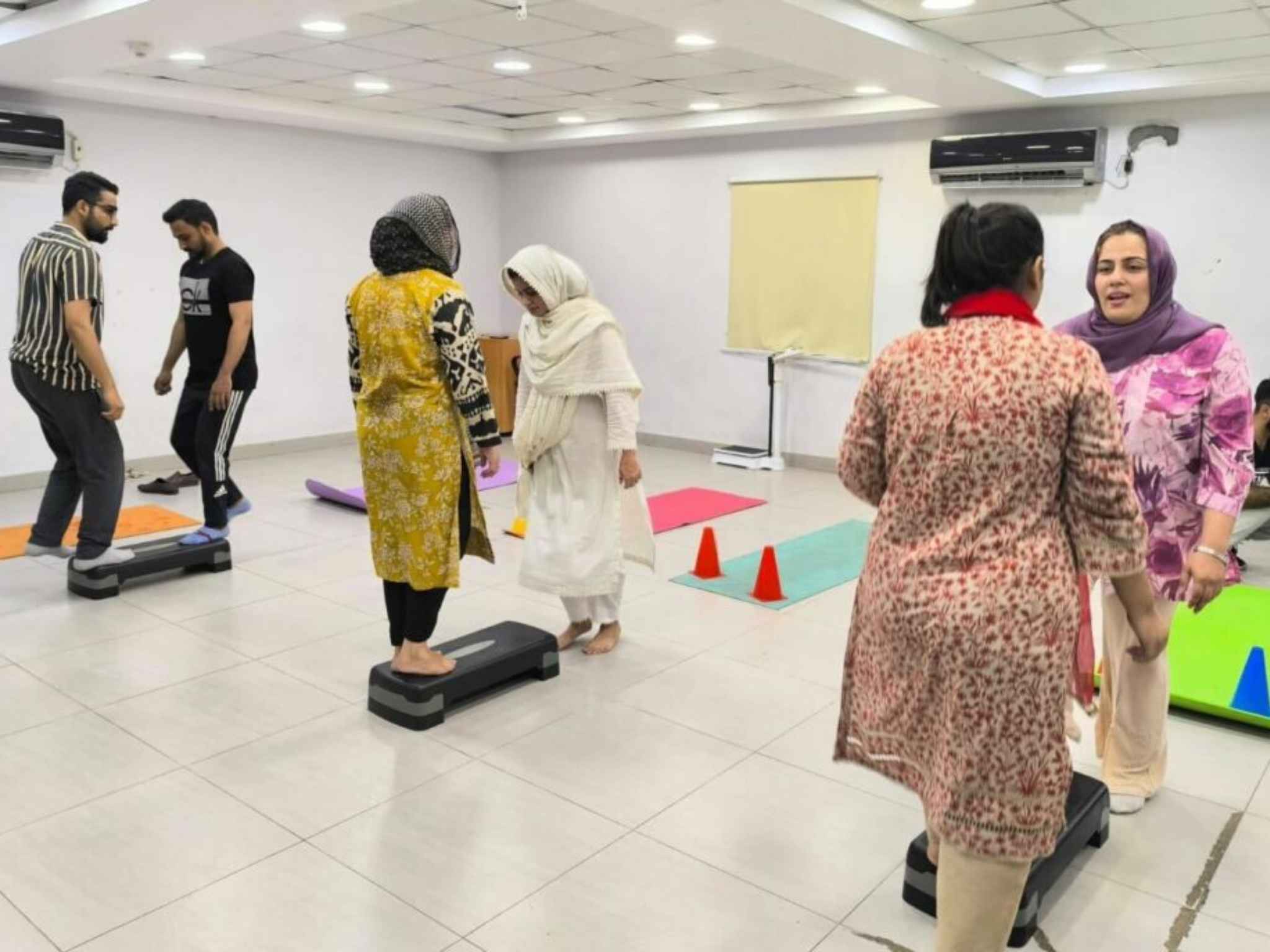 Ziauddin University students and staff doing step training